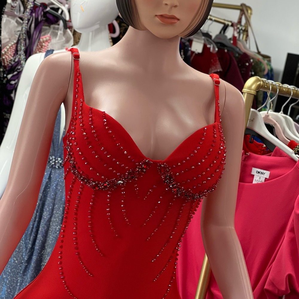 PROMOTION , PROMOTION π₯π₯
BEAUTIFUL Red Beaded Dress